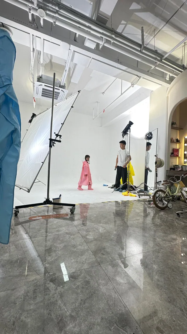Studio equipment photograph 3